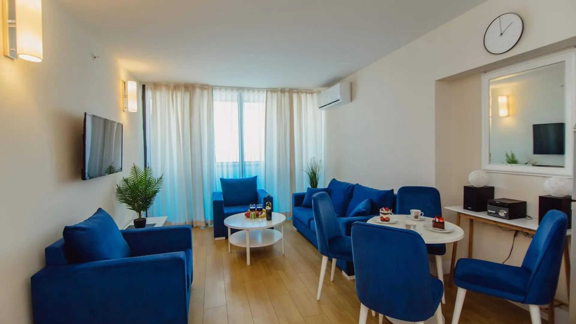 Luxury Beach Front Aparthotel Batumi 5*,