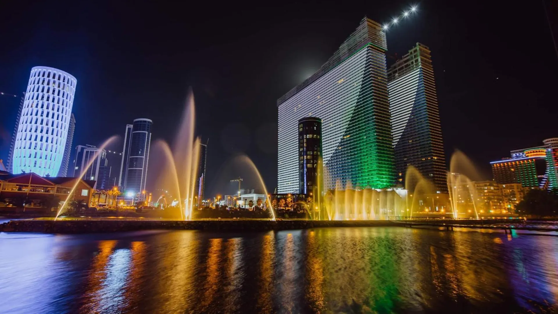 Apartment Luxury Beach Front Aparthotel Batumi