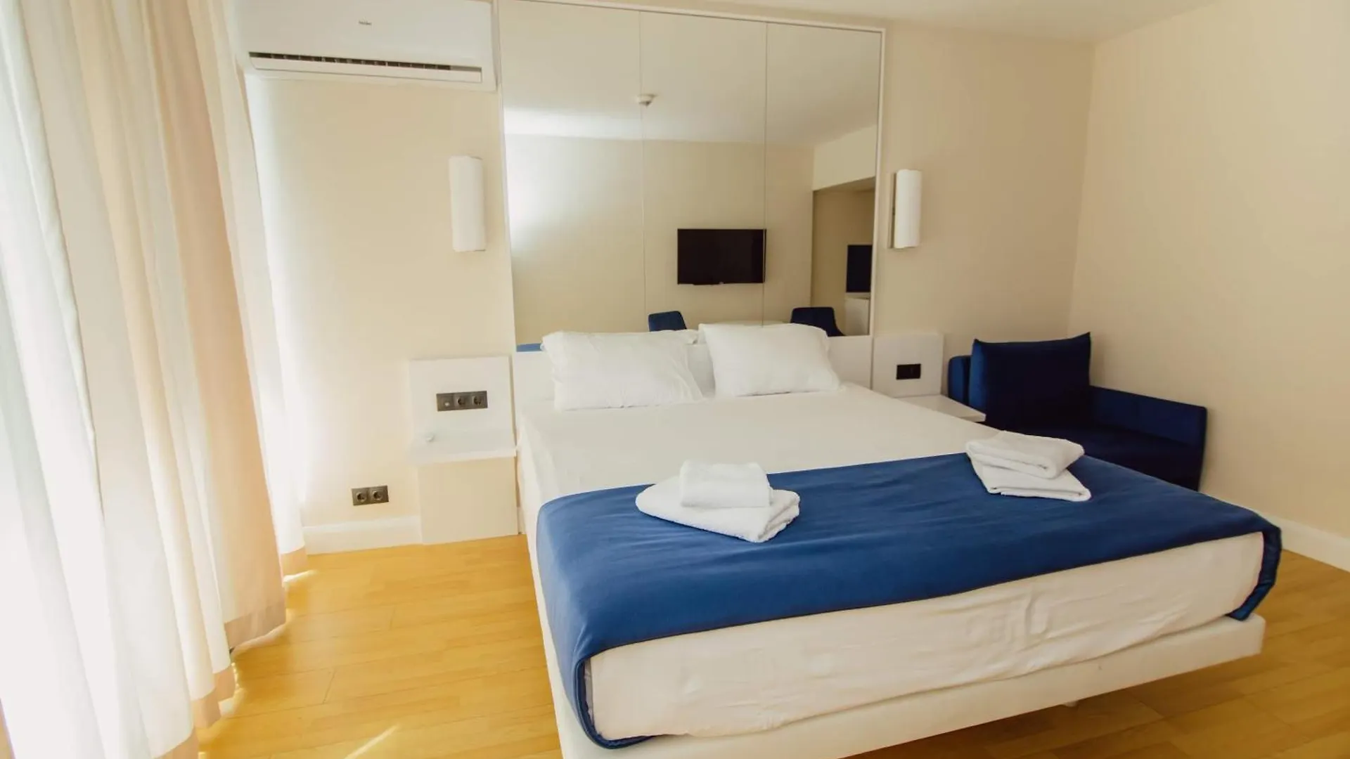 Luxury Beach Front Aparthotel Batumi 5*,  Georgia